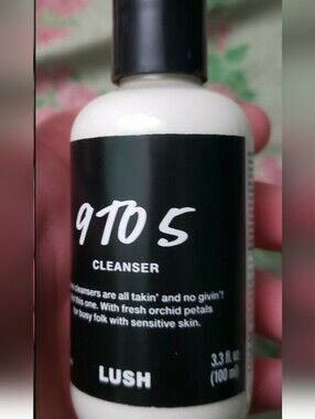 Lush 9 TO 5 Cleanser - White & Black Bottle New Sealed